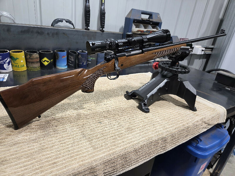 Remington mdl 700Bdl excellent condition very minimal use suit new buyer, 4x12x44 scope, 0431 334 055