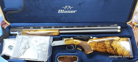 Blaser F3 in upgraded timber. Adjustable Monte Carlo comb & 5 extended Briley Spectrum chokes (S,IC,M,IM & F) with speed wrench, in a deluxe factory case. Barre