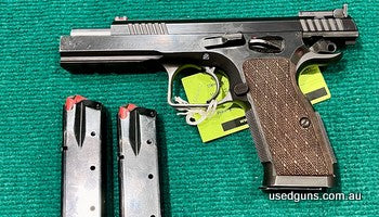 Comes with 2 spare magazines