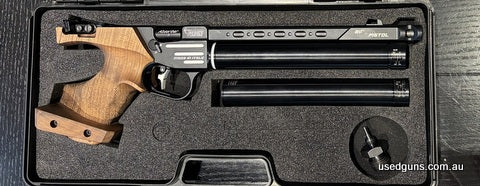 One owner in perfect condition, little use due to ill health. Comes with 2 cylinders, owners manual, filler adapter, hard case. Buyer to pay freight, transfer f
