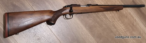 2nd year production Ruger 77/44 Magnum, 4 shot rotary mag, Handy 18inch Carbine length barrel, shiny bore, great Bluing no rust and has a thread muzzle. Spare 4