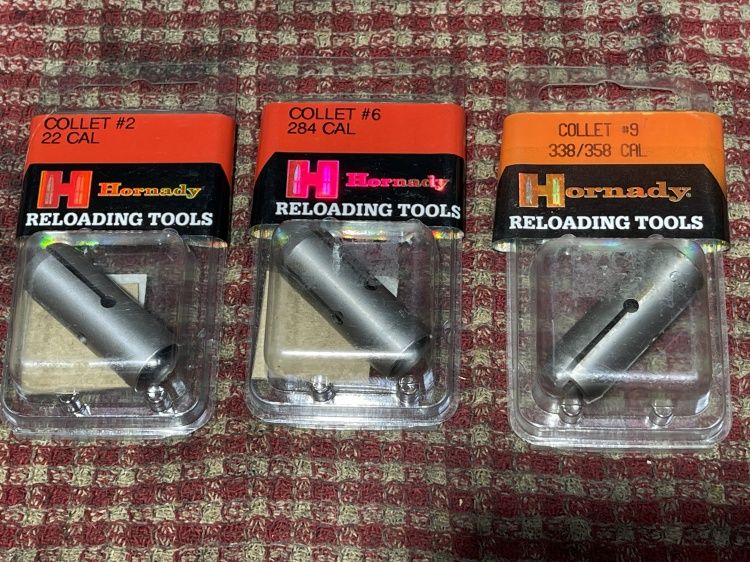 Bullet pulling collets