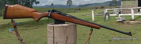Beautiful No 4 mk 1 sporter conversion by Interarms in the 1970s ,blueing bore and action perfect ,a very comfortable monte carlo stock ,very solid accurate and